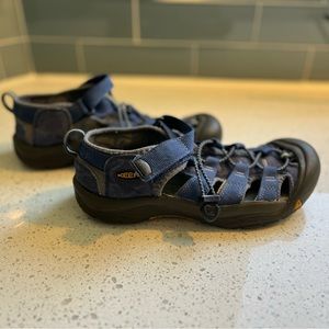 Keen shoes